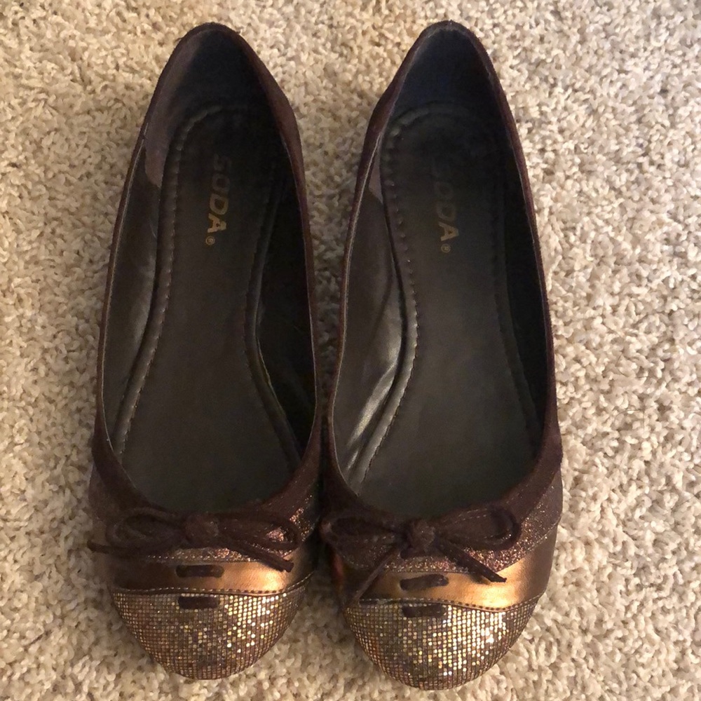 👠SHOE CLEARANCE👠 Brown and Bronze Gold Flats